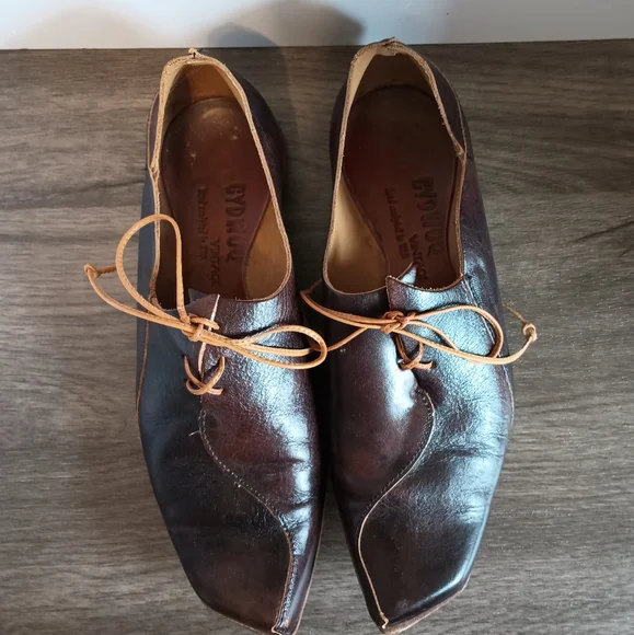 Shoes - Picture 3 of 5